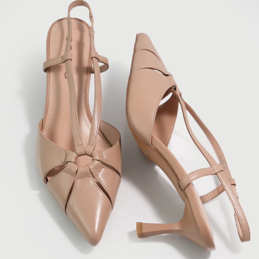 PANTOFI DECUPATI SCADO