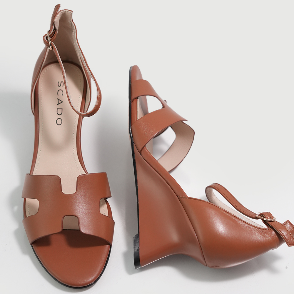 SANDALE SCADO
