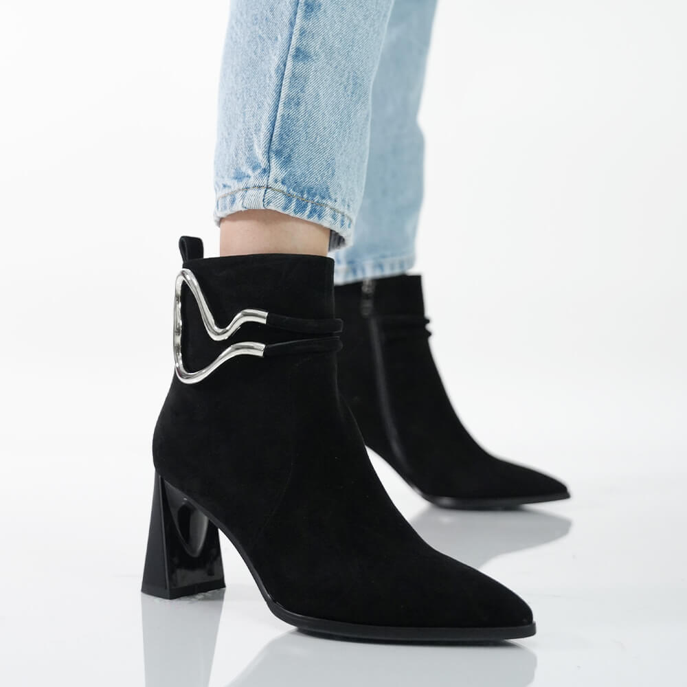 BOTINE ELEGANTE CU ACCESORIU METALIC