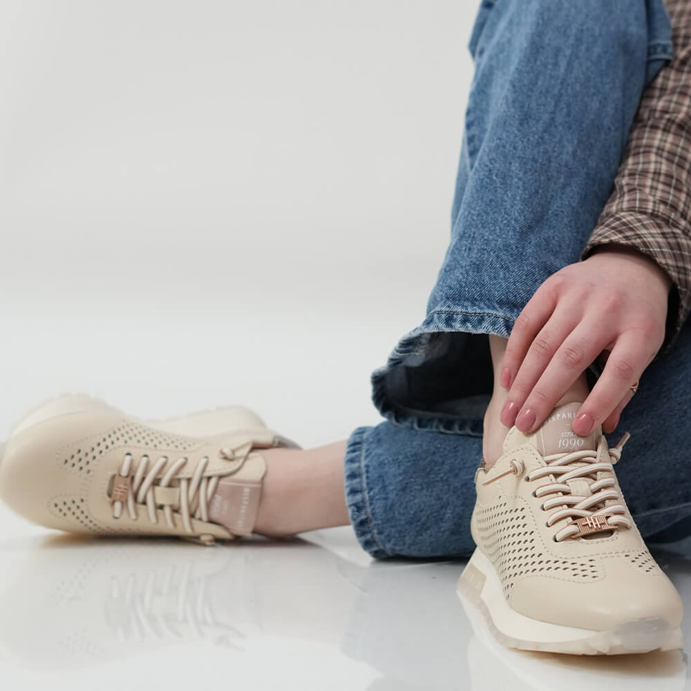 SNEAKERS HISPANITAS
